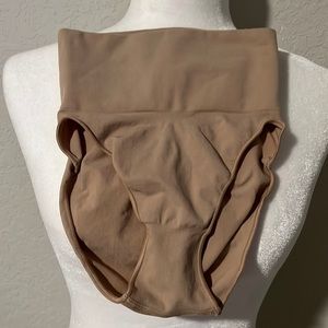 Skims core control brief size S/M color clay new without tags